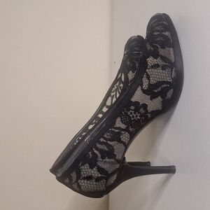 Stuart Weitzman Black Floral Lingerie Lace Pumps Size 6.5